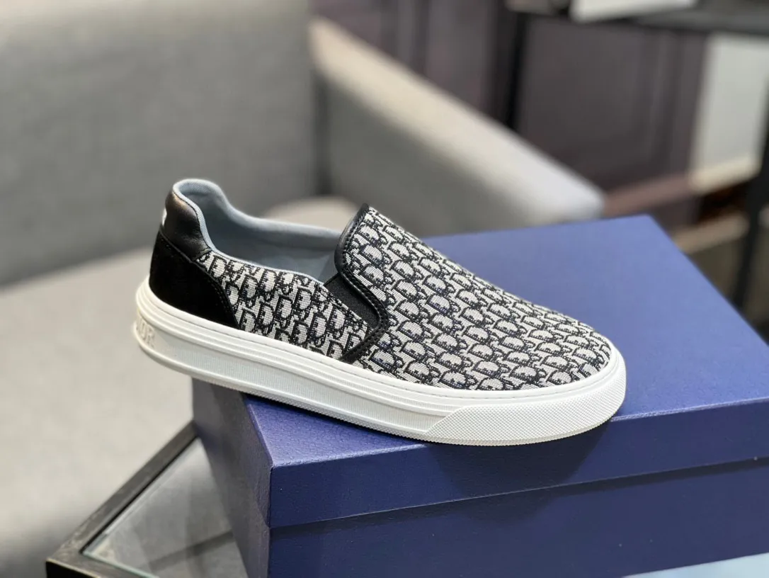 Men's shoes 💰380 The latest DiOr shipment, using imported top-grade jacquard fabric with cowhide design 👍 Breathable mesh lining, comfortable to wear, lightweight, original last mold, official website 1:1, private mold outsole, non-slip, color, multiple colors available, code number 38 to 44 (45 can be ordered)